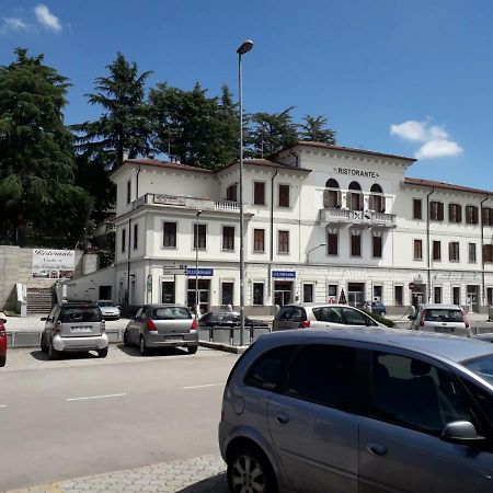 La Tenuta Di Bacco Hotel Colleferro Bagian luar foto